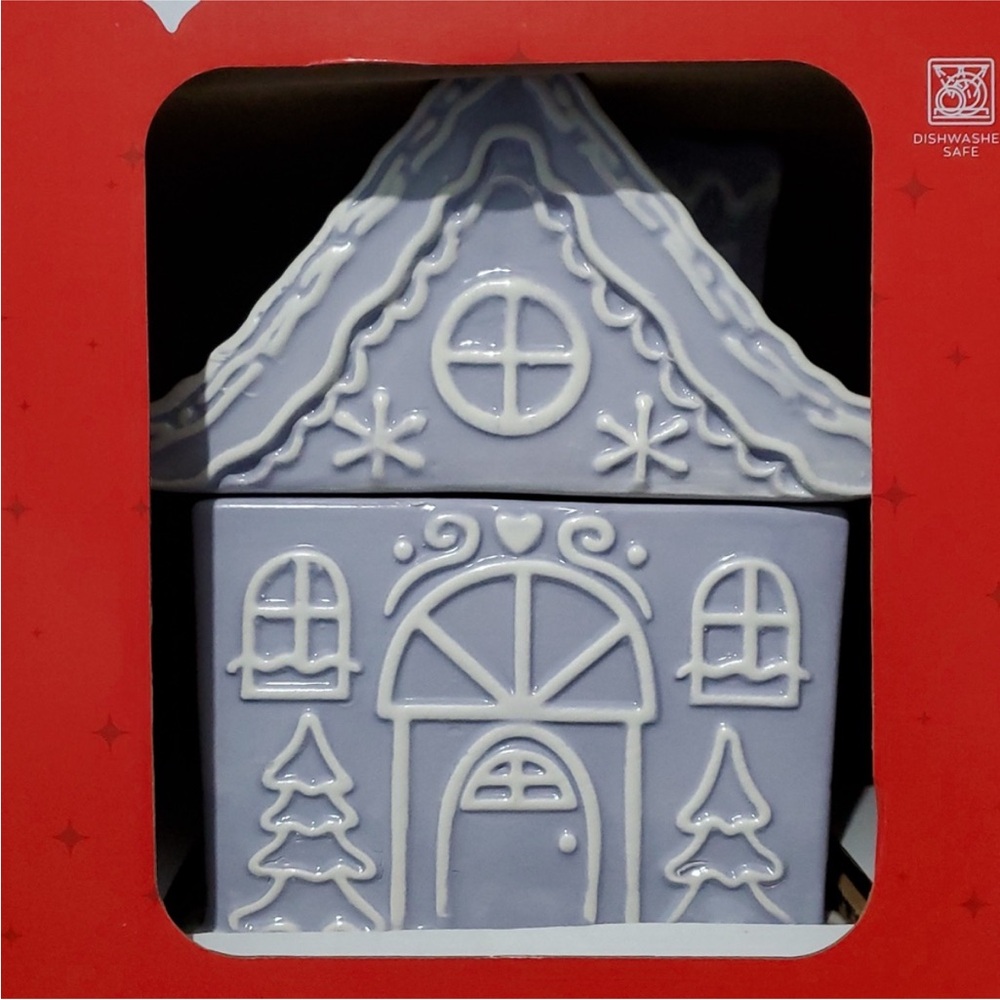 Charming Purple and White Ceramic House Box - Picture 5 of 5